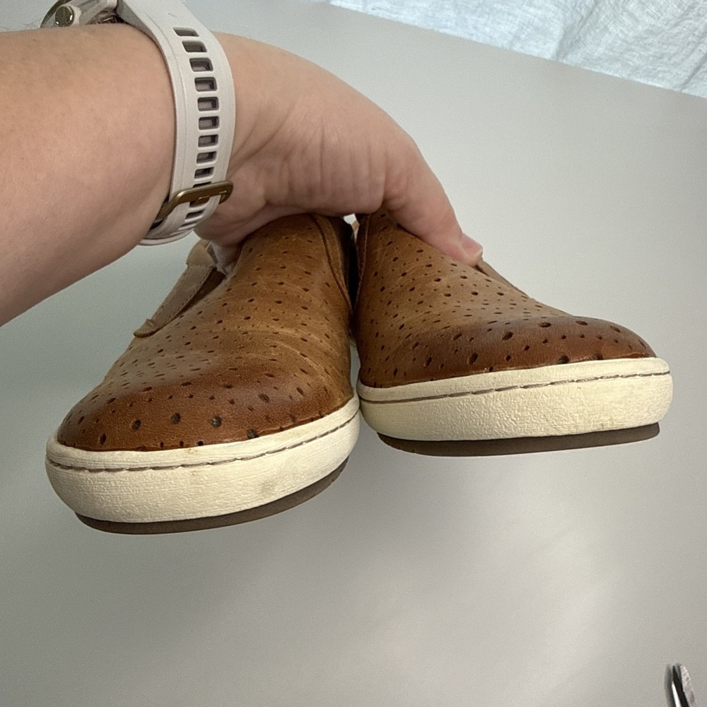 TAOS Court Shoes Slip-On Size 8 Caramel Brown Leather Sneakers Loafers NEW - Picture 6 of 9